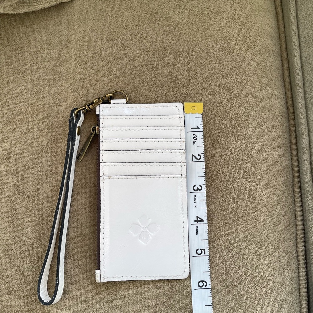 Patricia Nash White Key & Card Holder - Picture 2 of 8